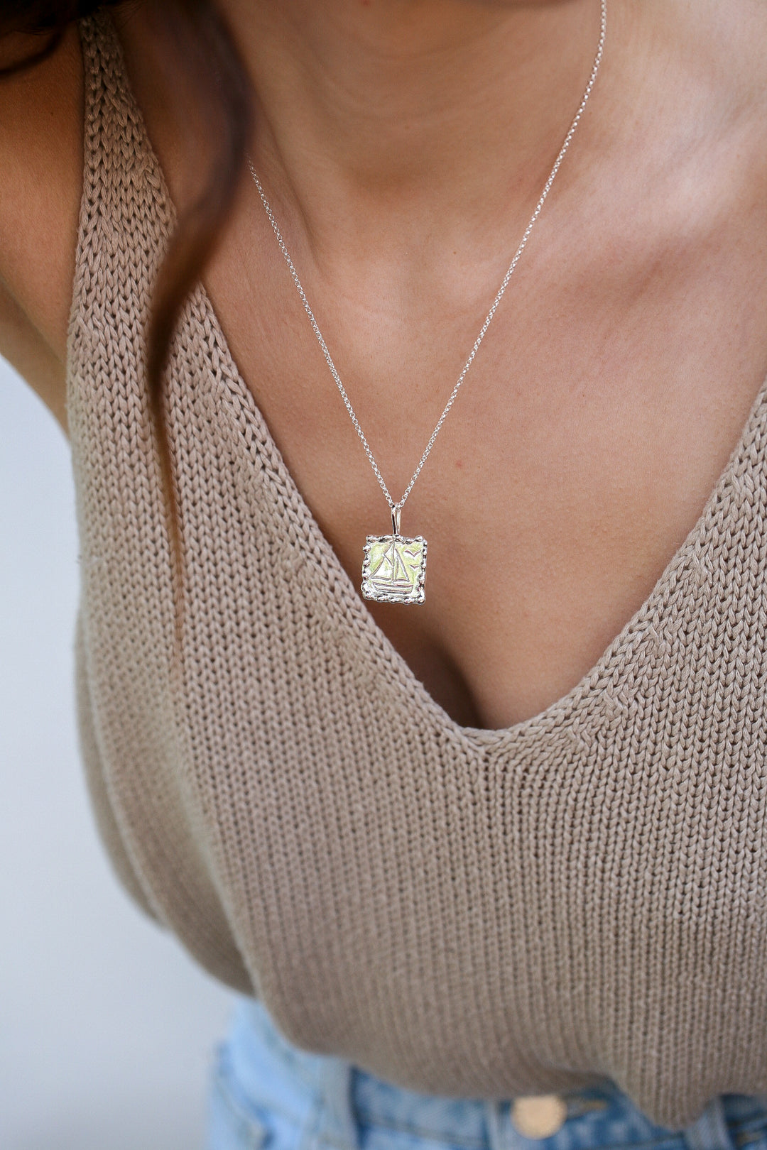 Collier bateau de John