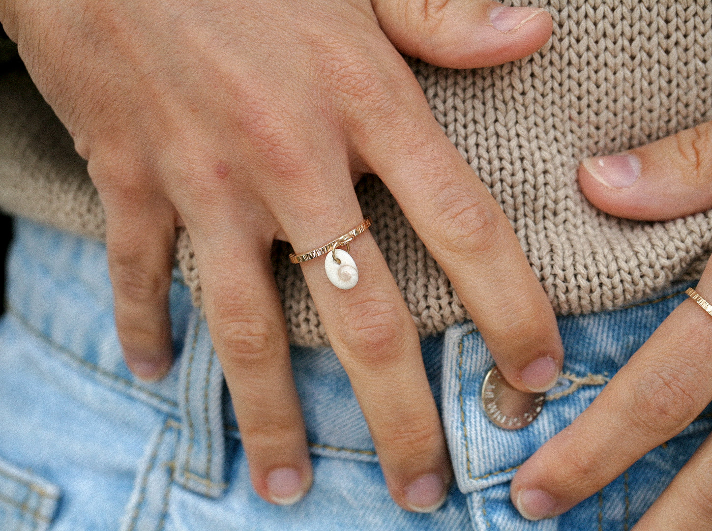 Dangling oeil de st-lucie ring