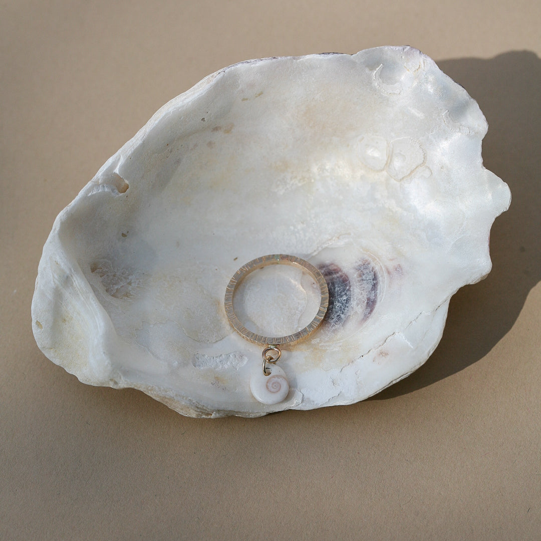 Dangling oeil de st-lucie ring