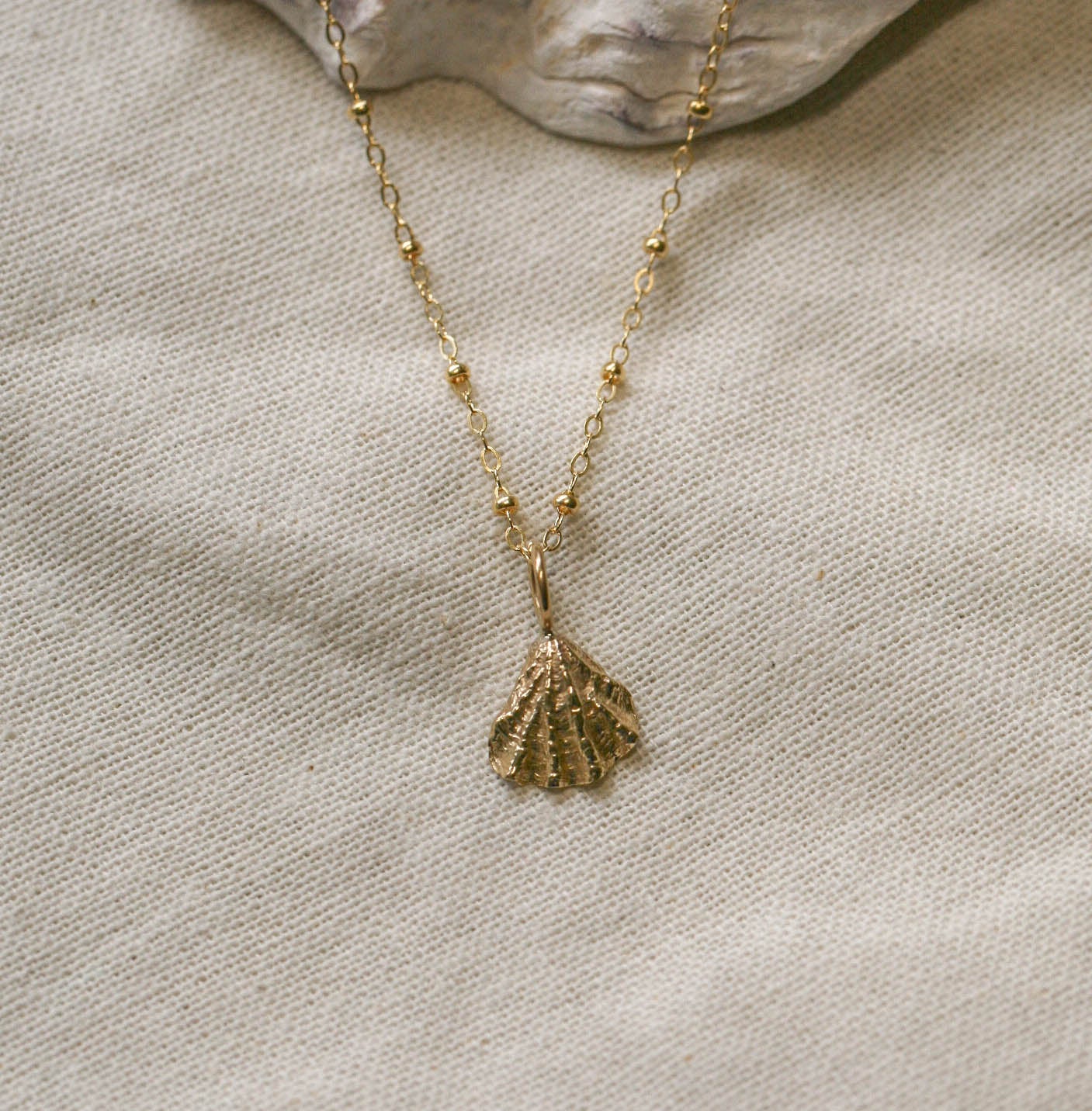 Collier sous l'océan