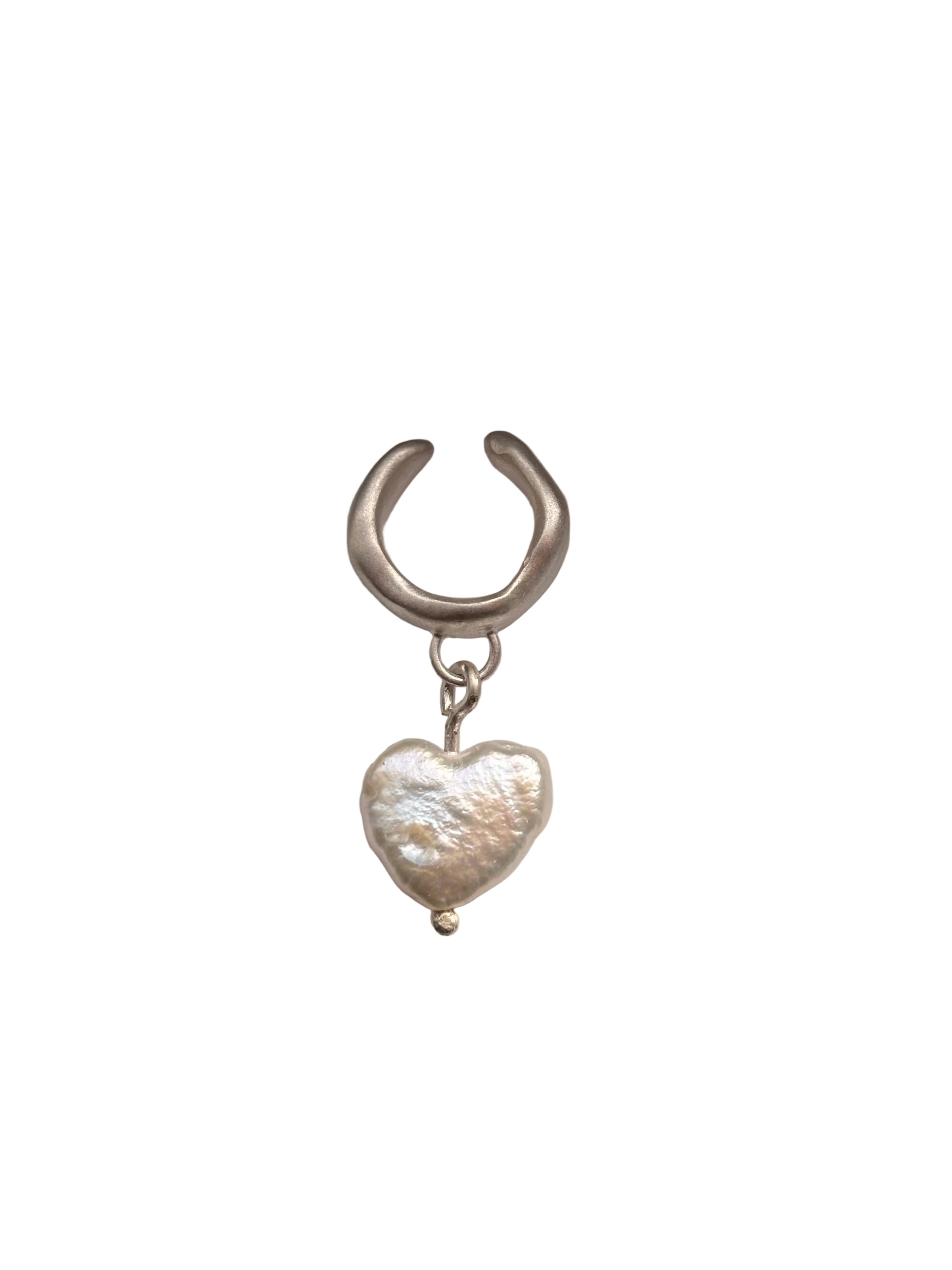Pearl heart ear cuff
