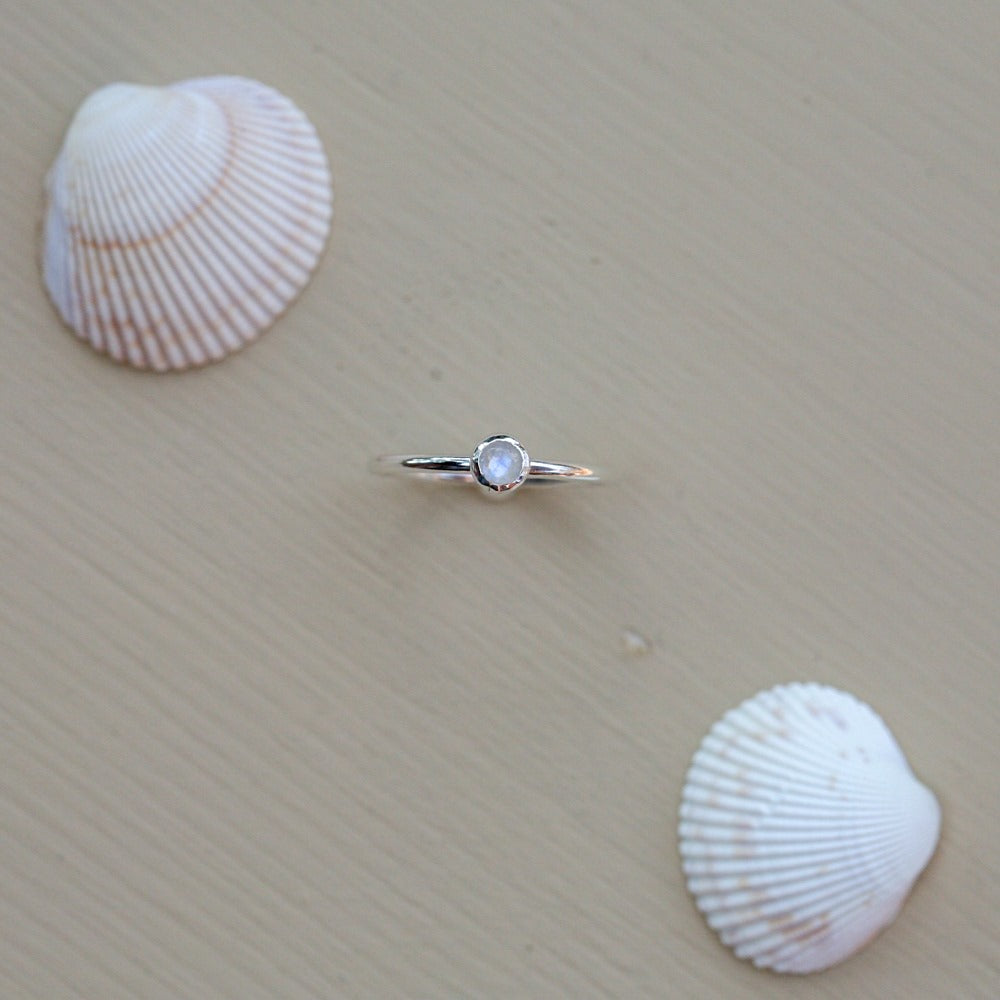 Mini moonstone ring