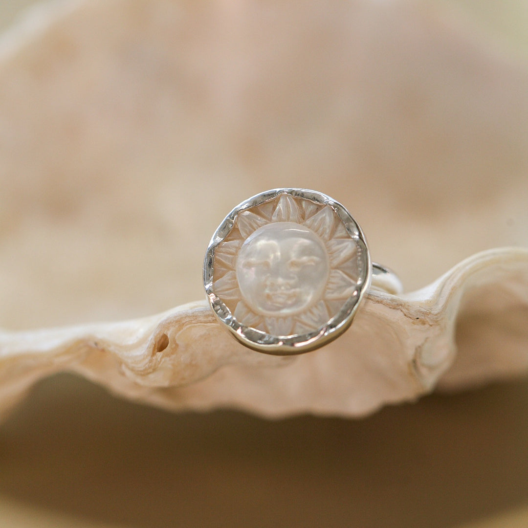 SUN mother of pearl ring
